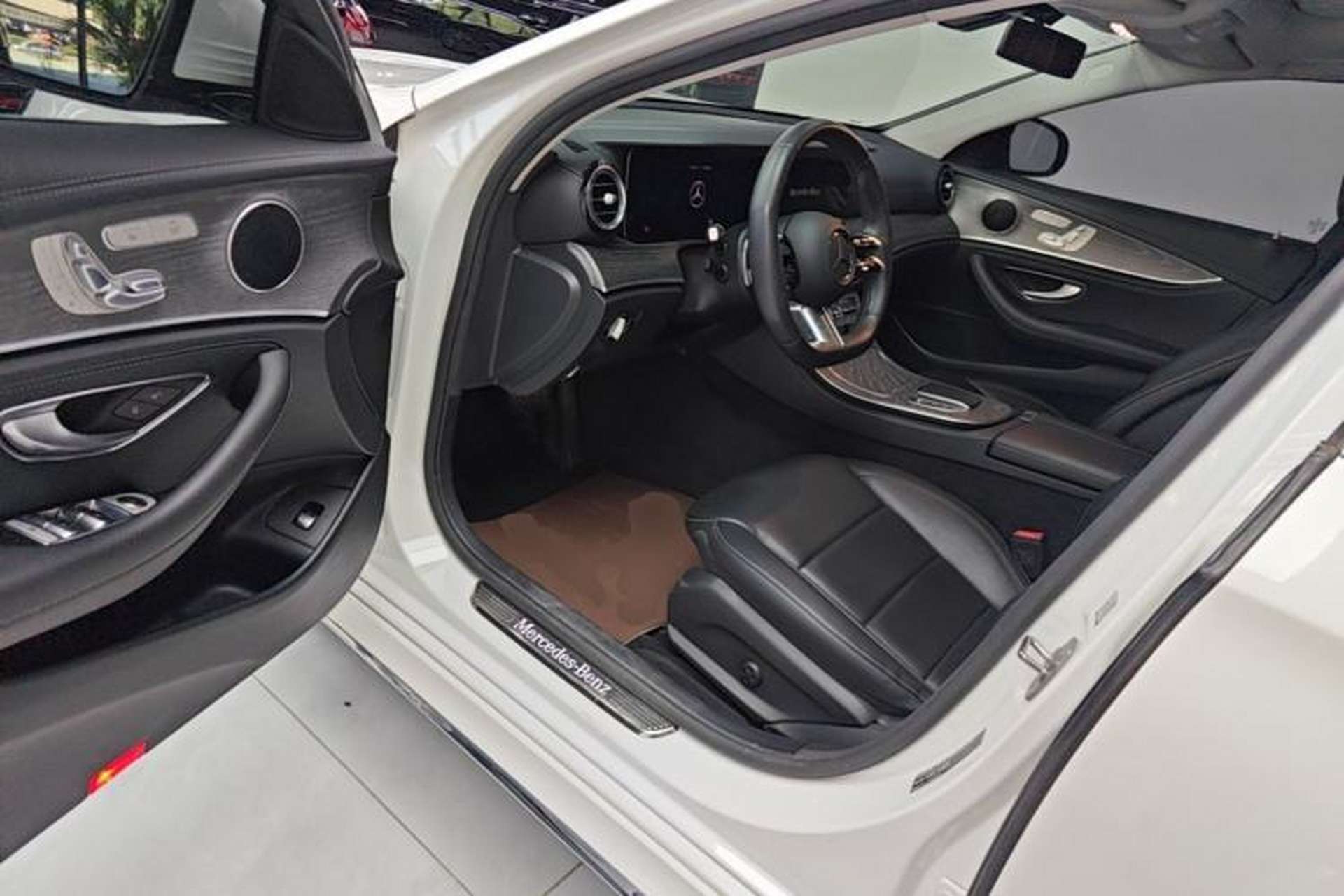 Used Mercedes-Benz E-Class 2022 Revised Version E 300 L Sporty and Stylish Edition Driver Seat
