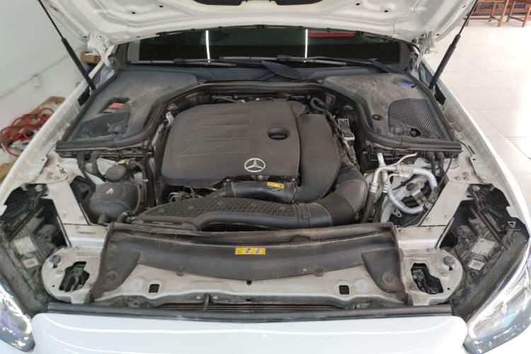 Used Mercedes-Benz E-Class 2022 Revised Version E 300 L Sporty and Stylish Edition Engine Bay