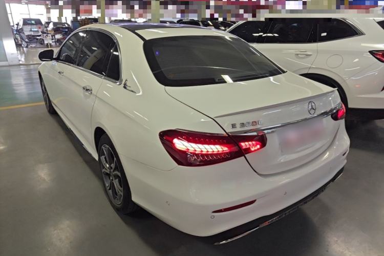 Used Mercedes-Benz E-Class 2022 Revised Version E 300 L Sport Luxury Edition Exterior 2