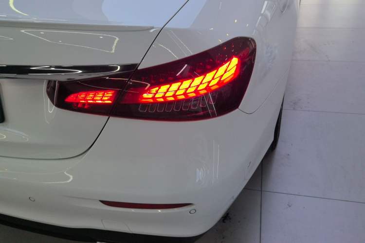 Used Mercedes-Benz E-Class 2022 E 260 Stylish Sports Edition Exterior 3