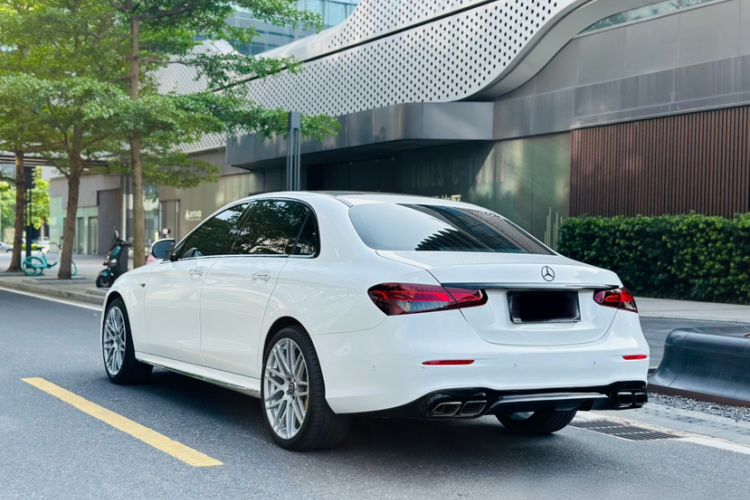Used Mercedes-Benz E-Class 2022 Revised E 300 L Sporty and Stylish Edition Exterior 4