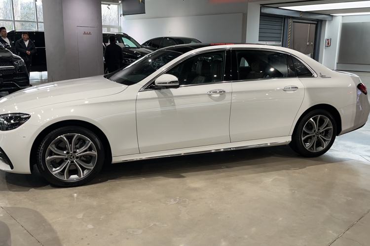Used Mercedes-Benz E-Class 2022 Revised E 300 L Sporty and Stylish Edition Exterior 5