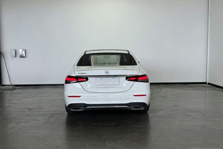 Used Mercedes-Benz E-Class 2022 Revised Version E 300 L Sport Luxury Edition Exterior 5