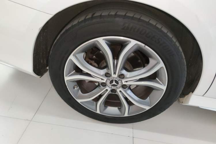 Used Mercedes-Benz E-Class 2022 Revised Version E 300 L Sporty and Stylish Edition Exterior 5