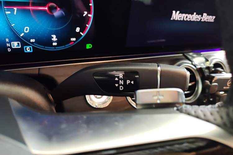 Used Mercedes-Benz E-Class 2022 Second Facelift E 300 L Sport Luxury Edition Gear Lever