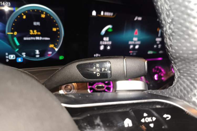 Used Mercedes-Benz E-Class 2022 Revised E 300 L Sporty and Stylish Edition Gear Lever