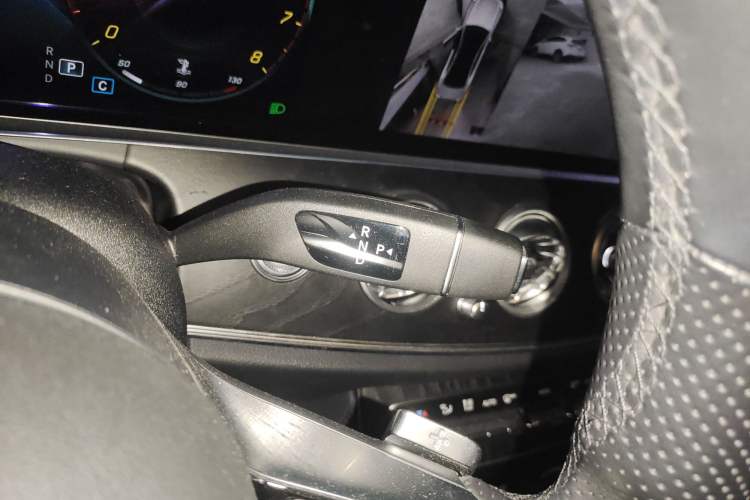 Used Mercedes-Benz E-Class 2022 E 260 Stylish Sports Edition Gear Lever