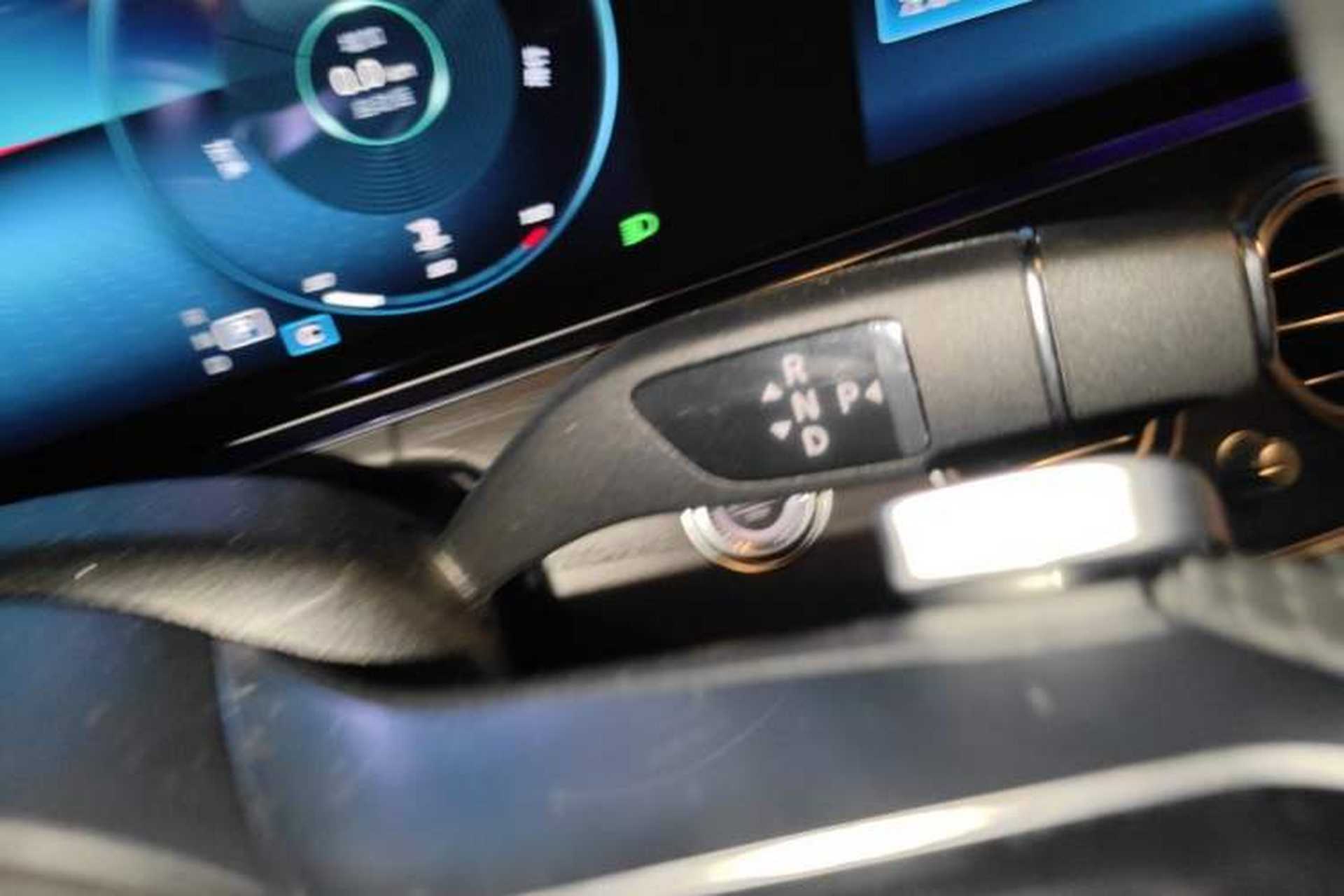 Used Mercedes-Benz E-Class 2022 Second Facelift E 260 L Sport Edition Gear Lever