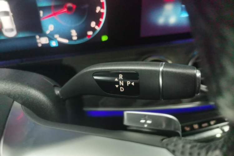 Used Mercedes-Benz E-Class 2022 Second Facelift E 260 L Sport Edition Gear Lever