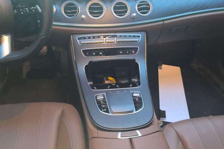 Used Mercedes-Benz E-Class 2022 E 260 Stylish Sports Edition Gear Lever