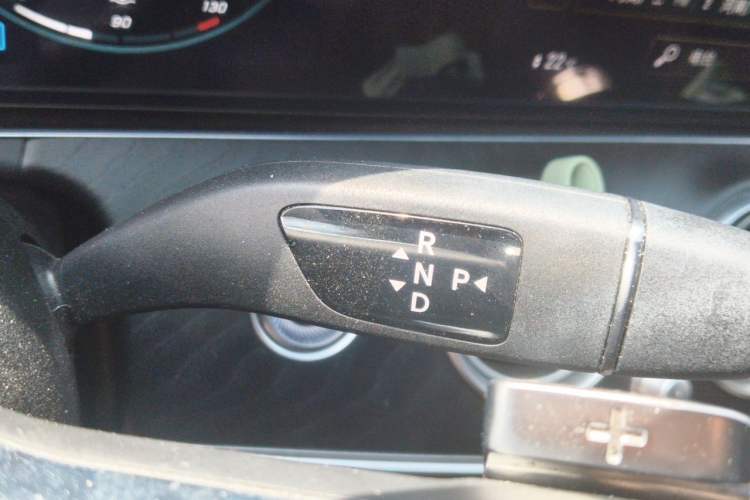 Used Mercedes-Benz E-Class 2022 E 260 Stylish Sports Edition Gear Lever