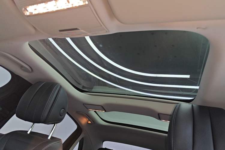 Used Mercedes-Benz E-Class 2022 Revised Version E 300 L Sporty and Stylish Edition Headliner