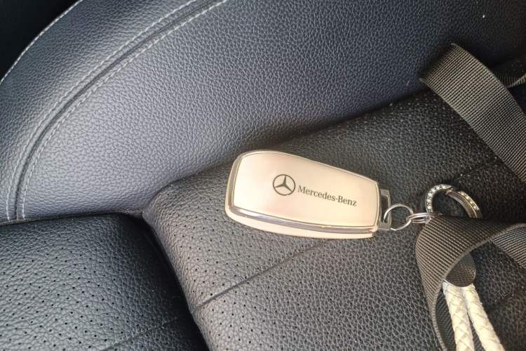Used Mercedes-Benz E-Class 2022 E 260 Stylish Sports Edition Interior 1