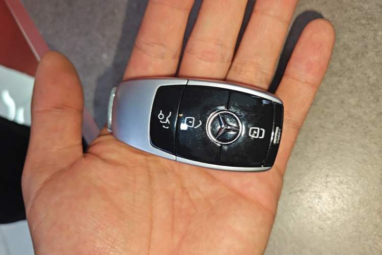Used Mercedes-Benz E-Class 2022 Revised Version E 300 L Sporty and Stylish Edition Interior 1