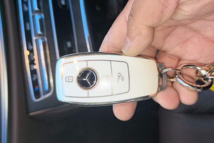 Used Mercedes-Benz E-Class 2022 E 260 Stylish Sports Edition Interior 1