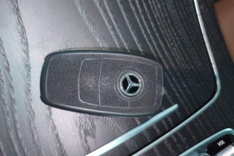 Used Mercedes-Benz E-Class 2022 Revised E 300 L Sporty and Stylish Edition Interior 1
