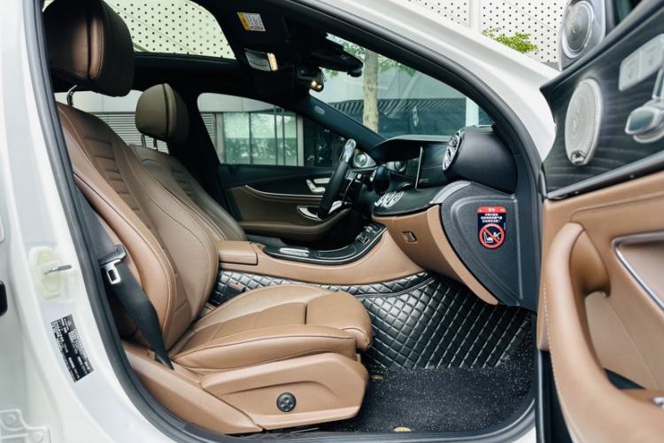 Used Mercedes-Benz E-Class 2022 Revised E 300 L Sporty and Stylish Edition Interior 10