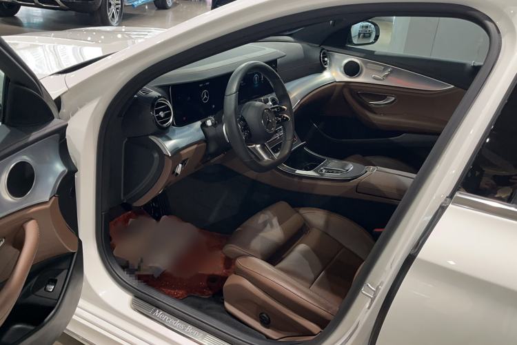 Used Mercedes-Benz E-Class 2022 Revised E 300 L Sporty and Stylish Edition Interior 2