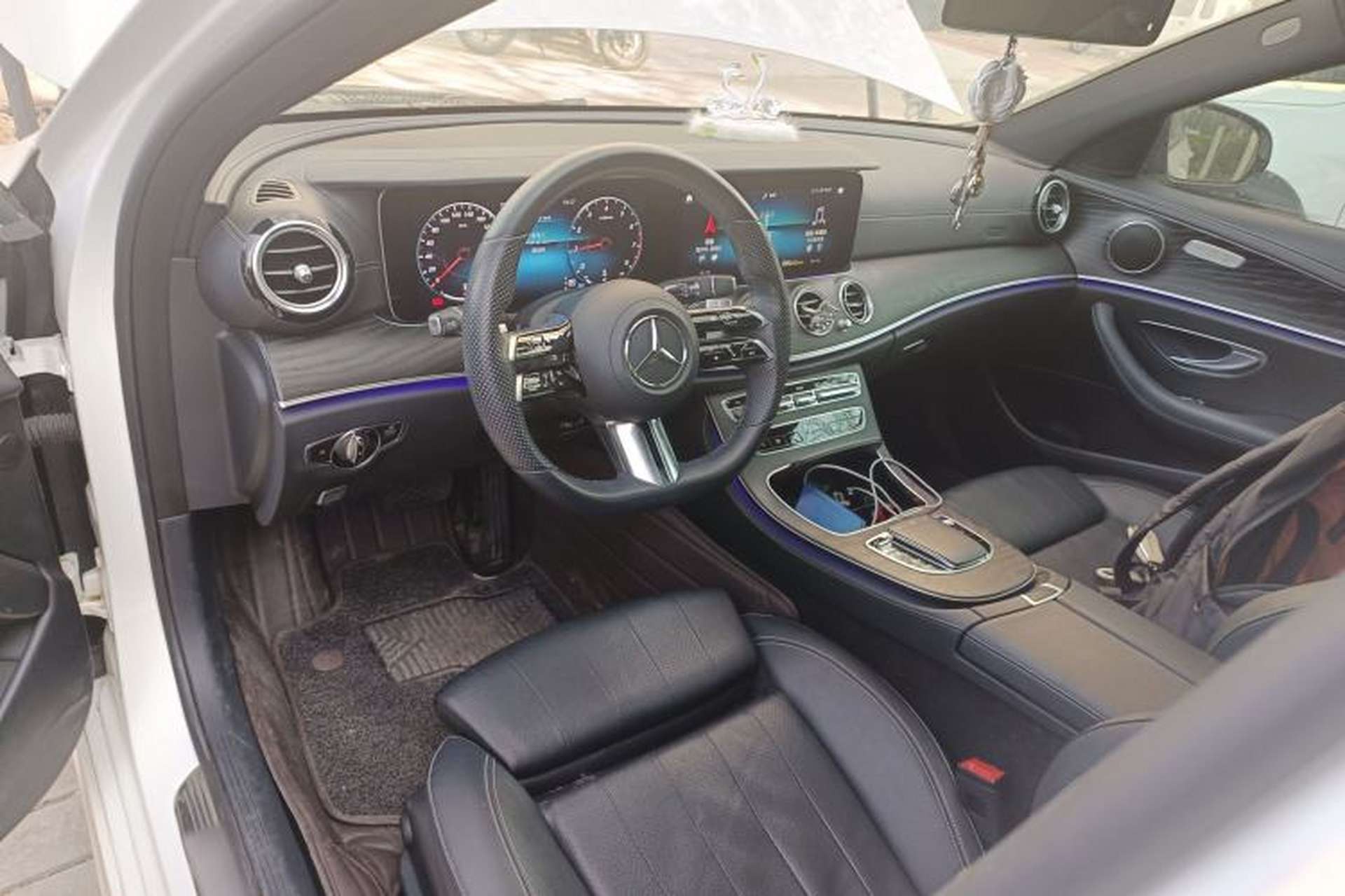 Used Mercedes-Benz E-Class 2022 E 260 Stylish Sports Edition Interior 2