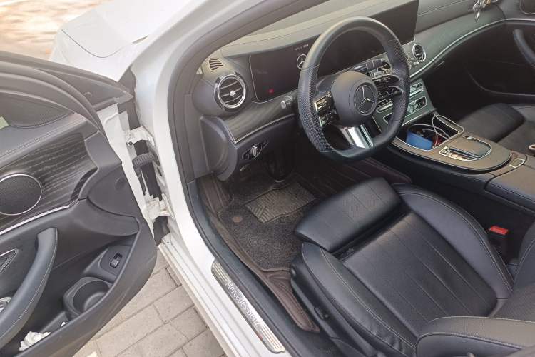 Used Mercedes-Benz E-Class 2022 E 260 Stylish Sports Edition Interior 3