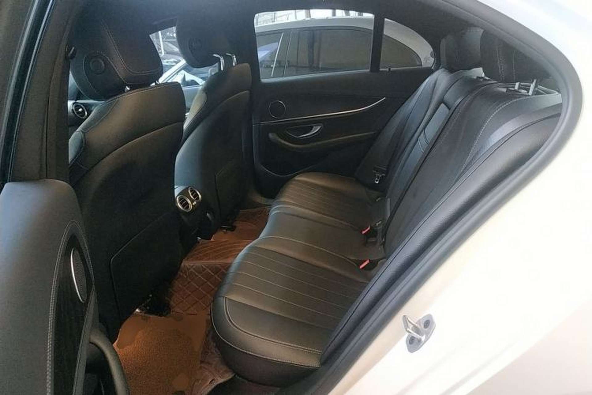 Used Mercedes-Benz E-Class 2022 E 260 Stylish Sports Edition Interior 4