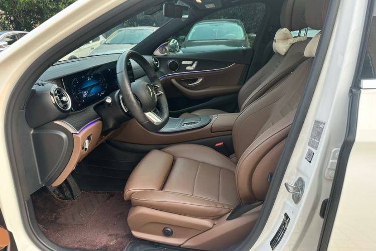 Used Mercedes-Benz E-Class 2022 Revised E 300 L Sporty and Stylish Edition Interior 4
