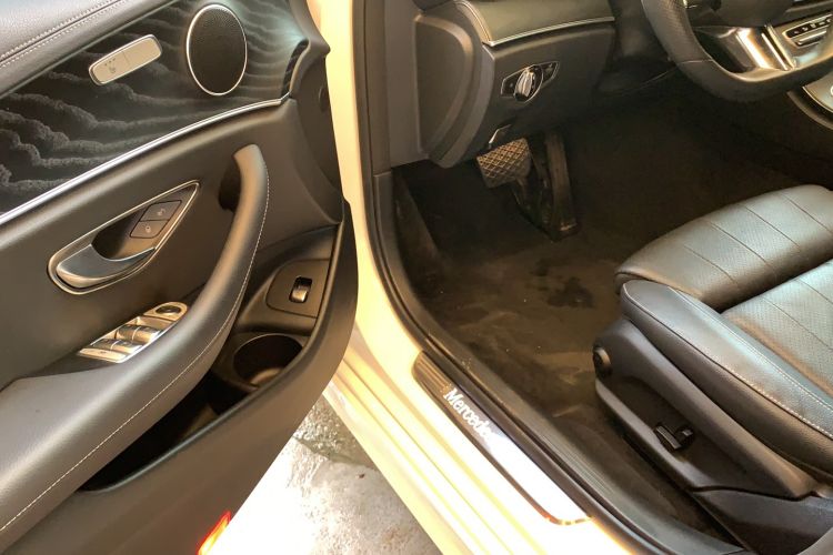 Used Mercedes-Benz E-Class 2022 E 260 Stylish Sports Edition Interior 6