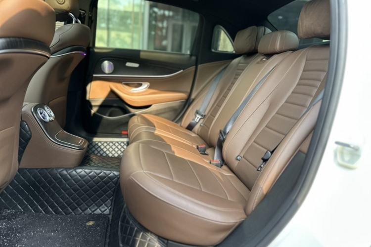 Used Mercedes-Benz E-Class 2022 Revised E 300 L Sporty and Stylish Edition Interior 7