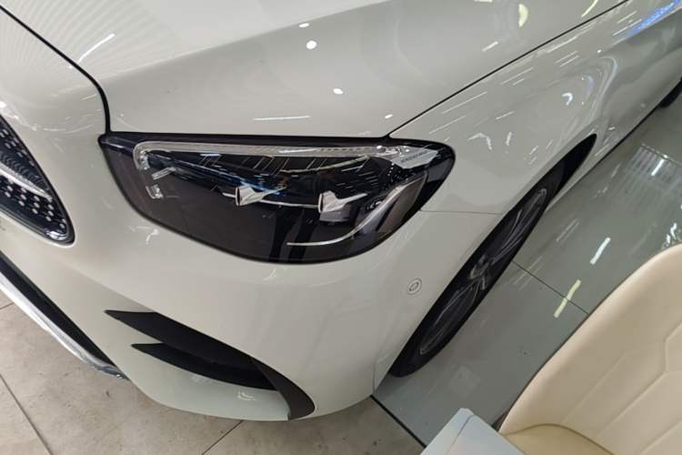 Used Mercedes-Benz E-Class 2022 Second Facelift E 300 L Sport Luxury Edition Left Front Headlight