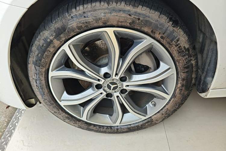 Used Mercedes-Benz E-Class 2022 Revised E 300 L Sport Luxury Edition Left Front Wheel Hub