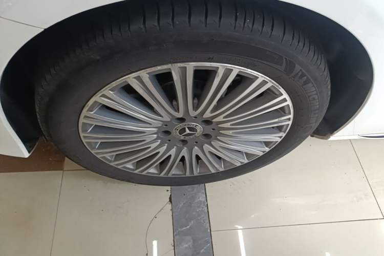 Used Mercedes-Benz E-Class 2022 Second Facelift E 300 L Fashion Edition Left Front Wheel Hub