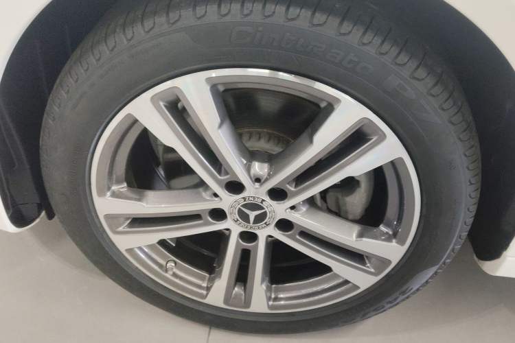 Used Mercedes-Benz E-Class 2022 E 260 L Sport Edition Left Front Wheel Hub