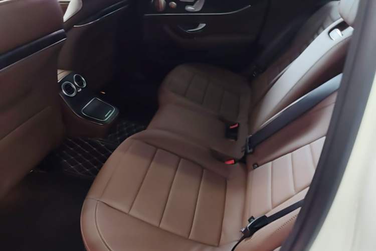 Used Mercedes-Benz E-Class 2022 Second Facelift E 300 L Sport Luxury Edition Left Rear Seat
