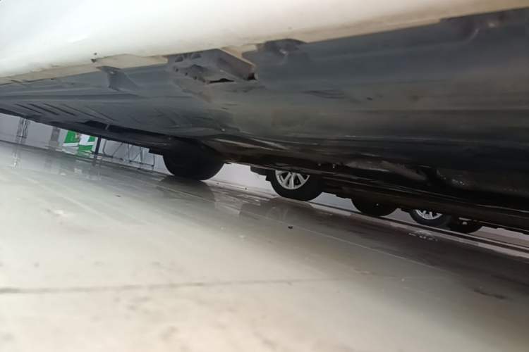 Used Mercedes-Benz E-Class 2022 Second Facelift E 300 L Fashion Edition Left Side Sill