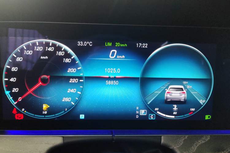 Used Mercedes-Benz E-Class 2022 Revised Version E 300 L Sport Luxury Edition Odometer Close Up