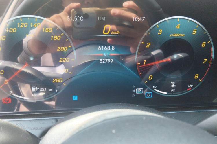 Used Mercedes-Benz E-Class 2022 E 260 Stylish Sports Edition Odometer Close Up