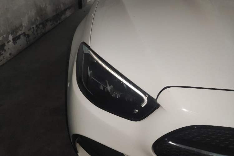 Used Mercedes-Benz E-Class 2022 E 260 Stylish Sports Edition Right Front Headlight