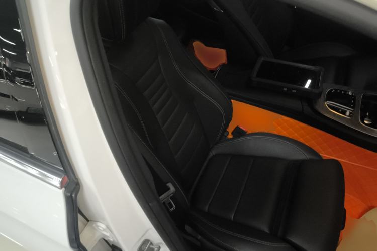 Used Mercedes-Benz E-Class 2022 Second Facelift E 260 L Sport Edition Right Front Seat