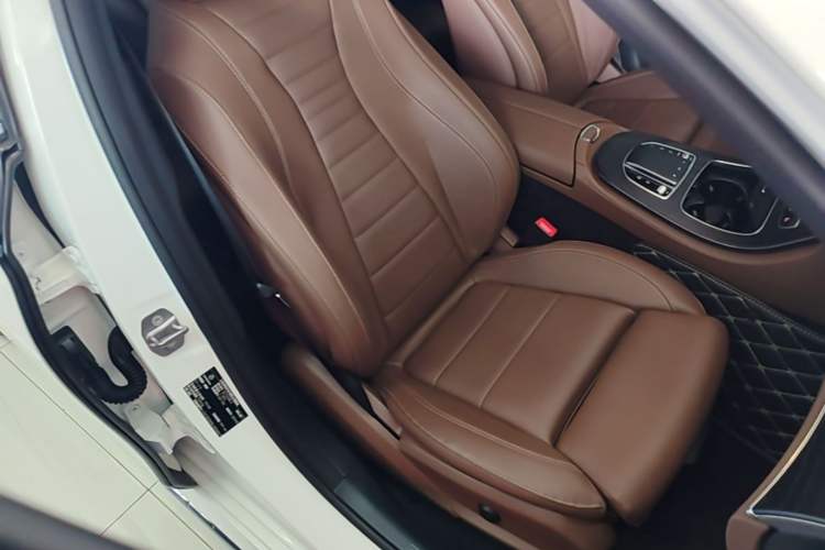 Used Mercedes-Benz E-Class 2022 Second Facelift E 300 L Sport Luxury Edition Right Front Seat