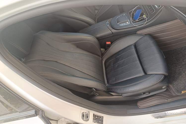 Used Mercedes-Benz E-Class 2022 E 260 Stylish Sports Edition Right Front Seat