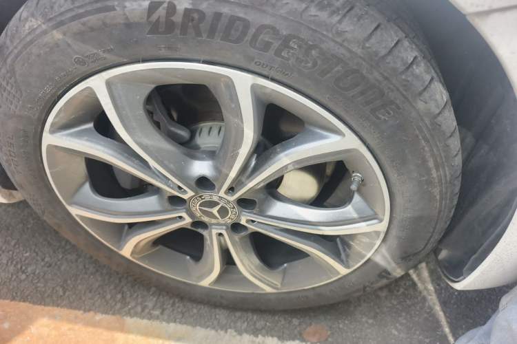 Used Mercedes-Benz E-Class 2022 Revised E 300 L Sporty and Stylish Edition Right Front Wheel Hub