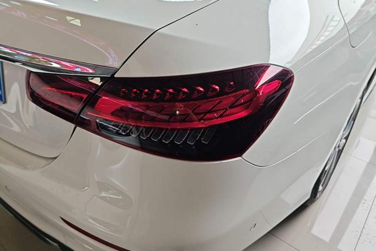 Used Mercedes-Benz E-Class 2022 Revised E 300 L Sport Luxury Edition Right Rear Taillight
