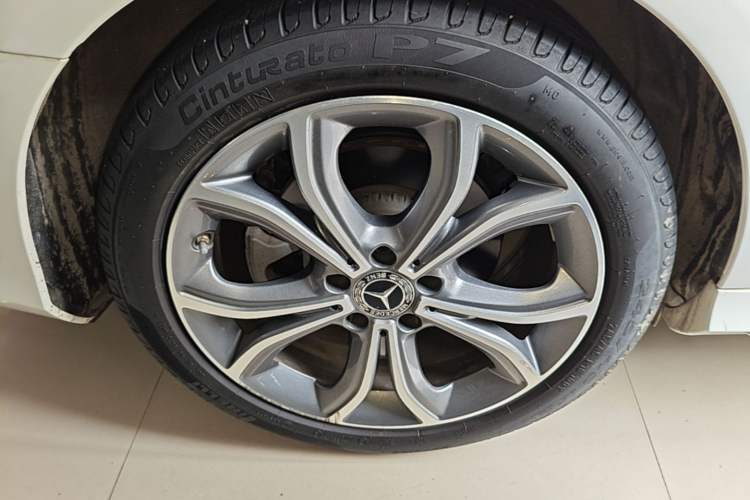 Used Mercedes-Benz E-Class 2022 Revised E 300 L Sport Luxury Edition Right Rear Wheel Hub