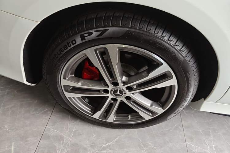 Used Mercedes-Benz E-Class 2022 E 260 L Sport Edition Right Rear Wheel Hub