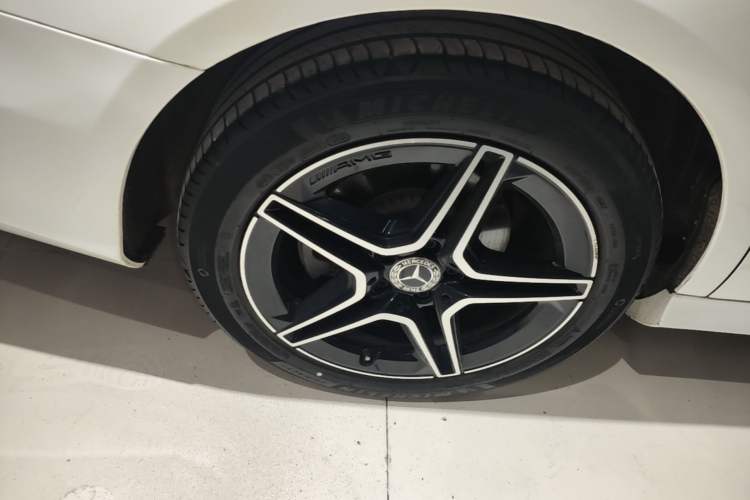Used Mercedes-Benz E-Class 2022 E 260 Stylish Sports Edition Right Rear Wheel Hub