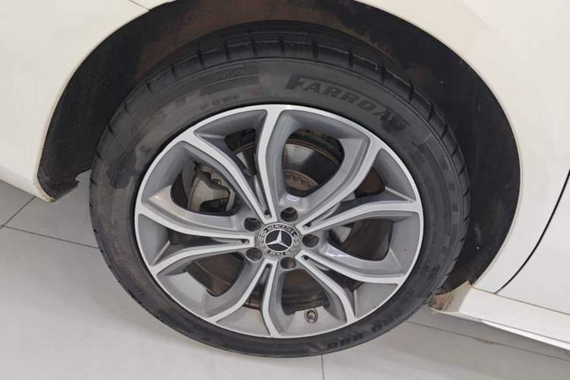 Used Mercedes-Benz E-Class 2022 Revised Version E 300 L Sporty and Stylish Edition Right Rear Wheel Hub