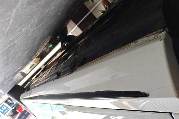 Used Mercedes-Benz E-Class 2022 E 260 L Sport Edition Right Side Sill