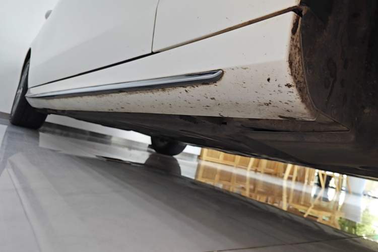 Used Mercedes-Benz E-Class 2022 Revised Version E 300 L Sporty and Stylish Edition Right Side Sill