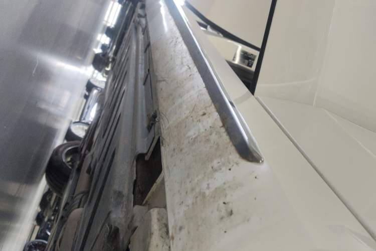 Used Mercedes-Benz E-Class 2022 E 260 L Sport Edition Right Side Sill