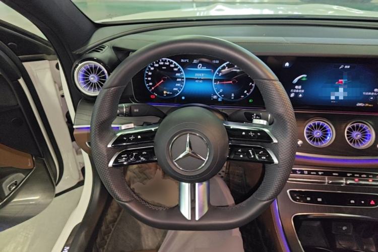 Used Mercedes-Benz E-Class 2022 Revised Version E 300 L Sport Luxury Edition Steering Wheel